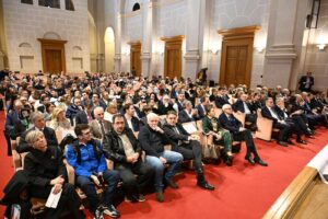 Seconda Edizione del premio Nazionale “Fede, Speranza e Carità“. All'Auditorium San Barnaba c'erano 400 persone!  Serata speciale e commuovente, ricca di forti emozioni e di esperienze di vita da far tanto riflettere! Sembrava essere tutti in famiglia nonostante fossero presenti personalità di grande spessore! Ringrazio tutti i presenti, le autorità e i 14 premiati e premianti! Sono stati eccezionali ed hanno emozionato tutti ! Un grazie particolare al Comune di Brescia, alla sindaca di Brescia Laura Castelletti, a Nunzia Vallini, a mia moglie Angela e tutti i volontari per il servizio impeccabile!
